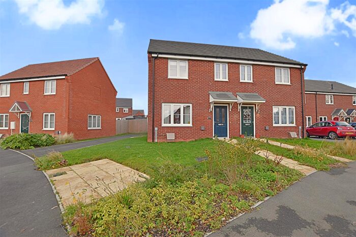 3 Bedroom Semi-Detached House For Sale In Marigold Court, Laceby, Grimsby, DN37
