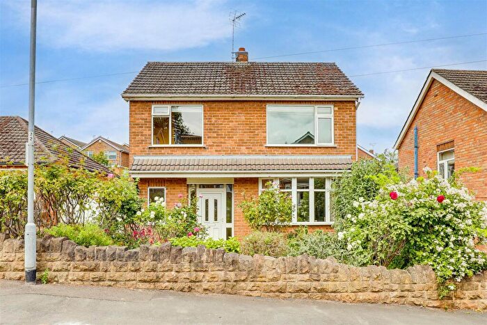 3 Bedroom Detached House For Sale In Southcliffe Road, Carlton, Nottinghamshire, NG4