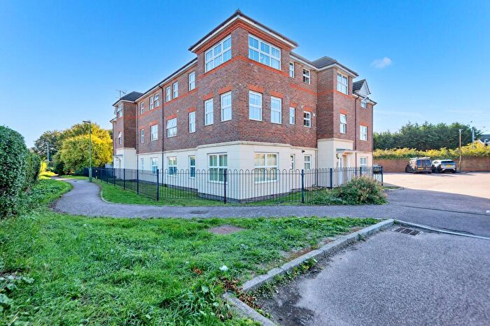 2 Bedroom Flat To Rent In Titchmarsh Close, Royston, SG8