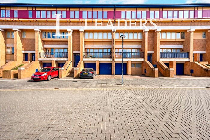 1 Bedroom Flat For Sale In North Row, Milton Keynes, Buckinghamshire, MK9