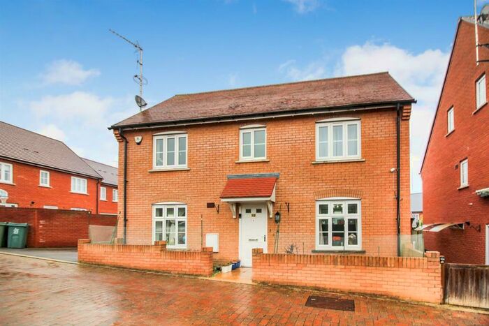 4 Bedroom House To Rent In Beeston Lane, Aylesbury, HP19