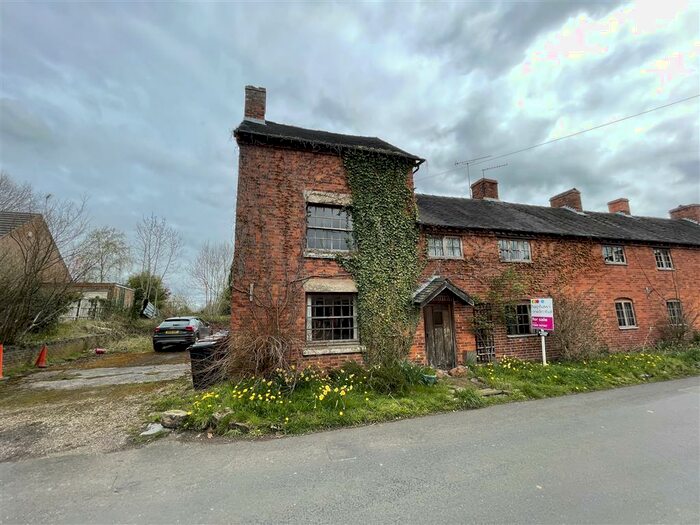 4 Bedroom Semi-Detached House For Sale In Church Lane, Marchington, Uttoxeter, ST14