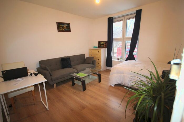 Studio To Rent In Wandsworth Road, London, SW8