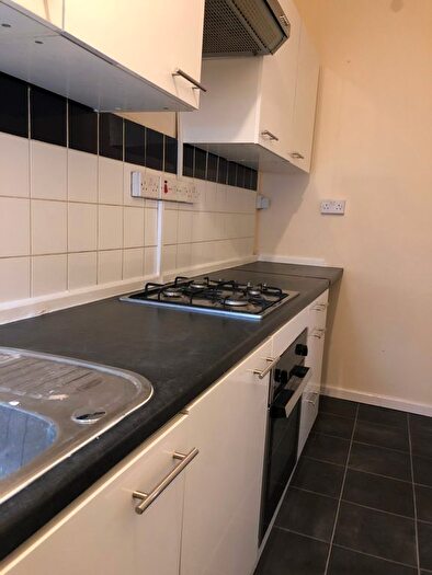 3 Bedroom Cottage To Rent In High Road, London, NW10