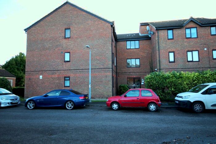 2 Bedroom Flat To Rent In Parsonage Road, Grays, RM20