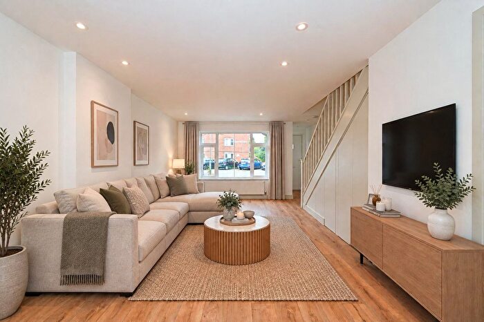 2 Bedroom Semi-detached House For Sale In Farm Road, Esher, Surrey, KT10