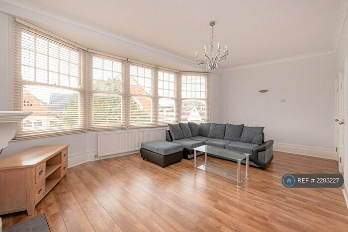 2 Bedroom Flat To Rent In Green Lanes, London, N21