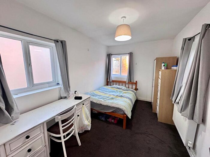 2 Bedroom Apartment To Rent In Villa Road. Mapperly Park, NG3