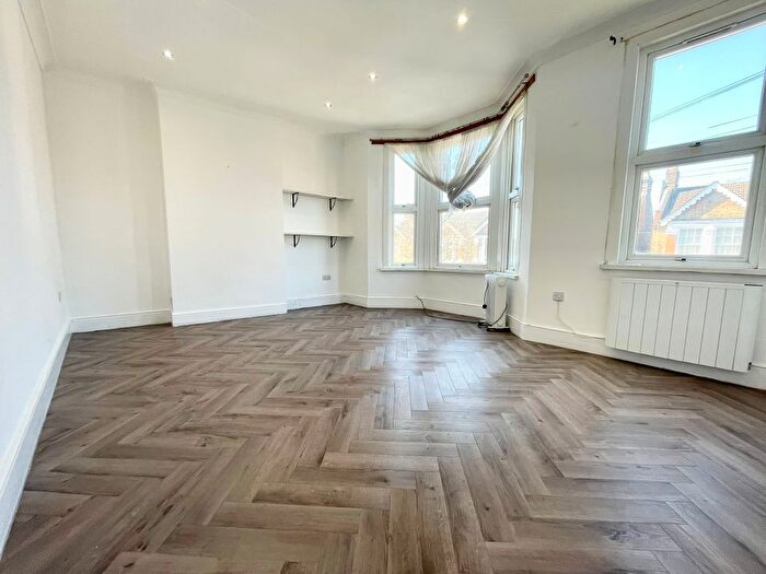 1 Bedroom Maisonette To Rent In Beacontree Road, Leytonstone, E11