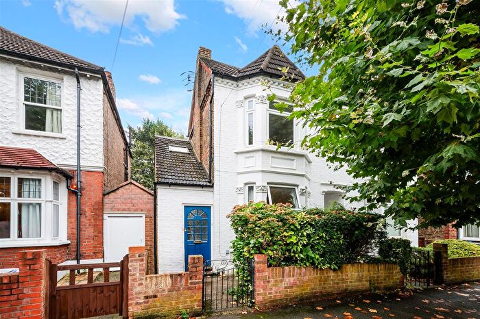 1 Bedroom Flat To Rent In Southdown Road, Wimbledon, SW20