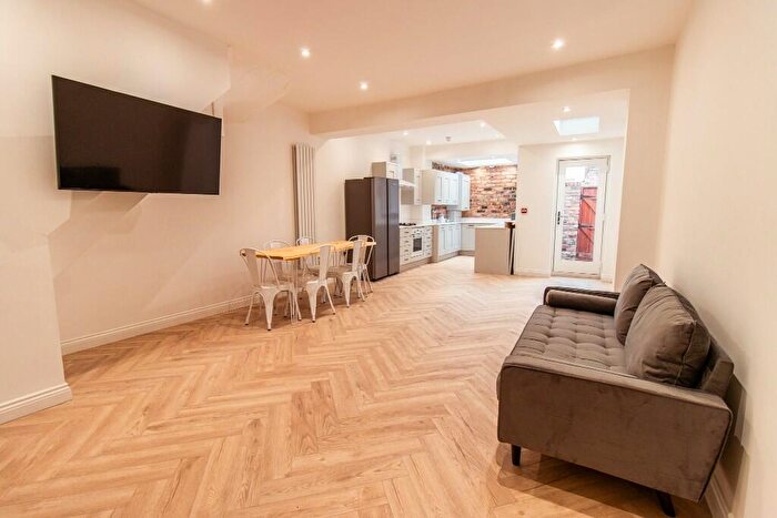 5 Bedroom Terraced House To Rent In Woodcroft Road, Liverpool, Merseyside, L15