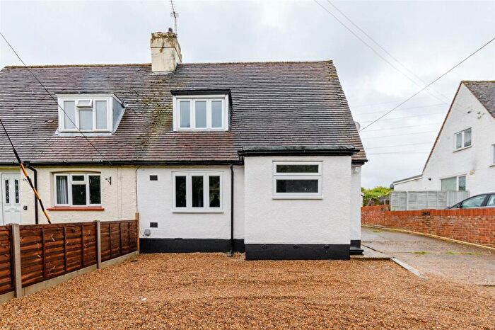 2 Bedroom Semi-Detached House For Sale In Button Street, Swanley, Kent, BR8