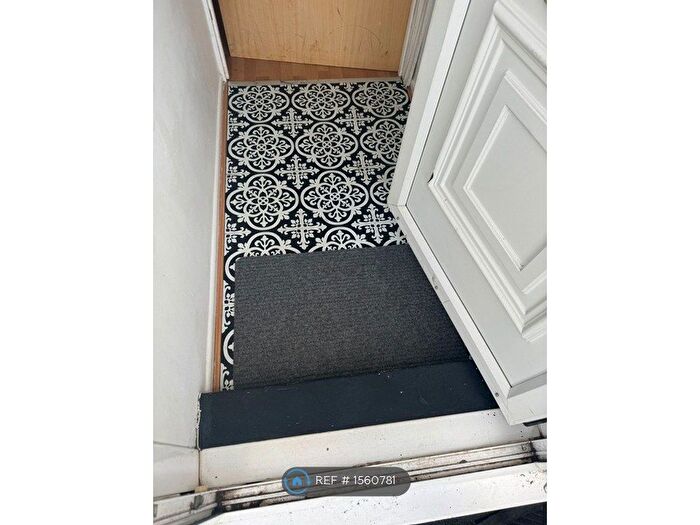 2 Bedroom Flat To Rent In Sycamore Avenue, Tyldesley, Manchester, M29