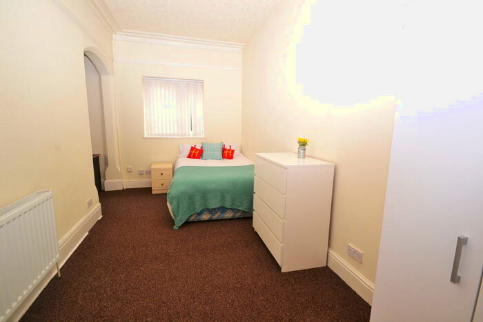 3 Bedroom Flat To Rent In Musters Road, West Bridgford, NG2