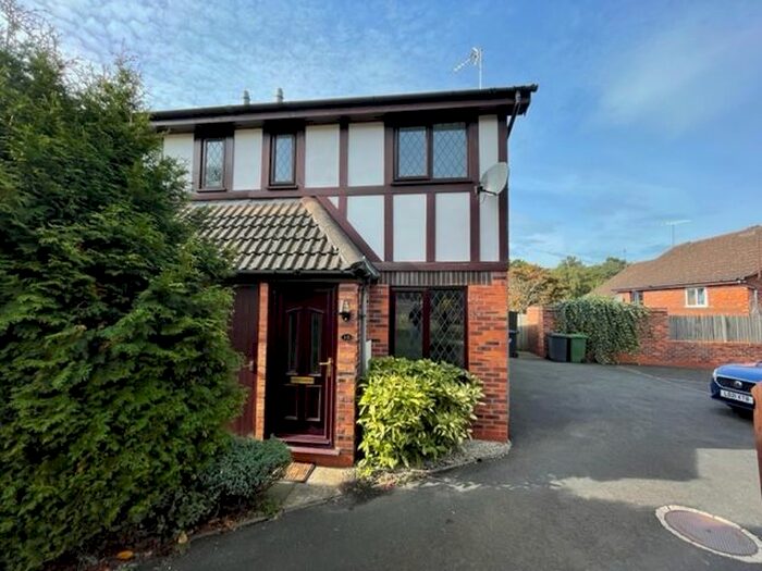 2 Bedroom Property To Rent In Whinchat Grove, Kidderminster, DY10