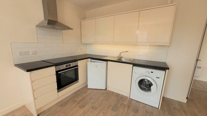 1 Bedroom Flat To Rent In White Lion Walk, Banbury, Oxon, OX16