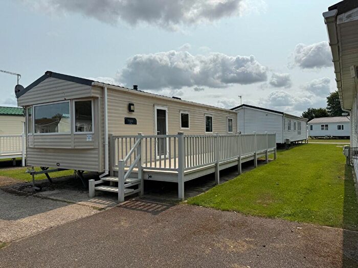 3 Bedroom Caravan For Sale In Manor Park Holiday Village, Manor Road, Hunstanton, Norfolk, PE36