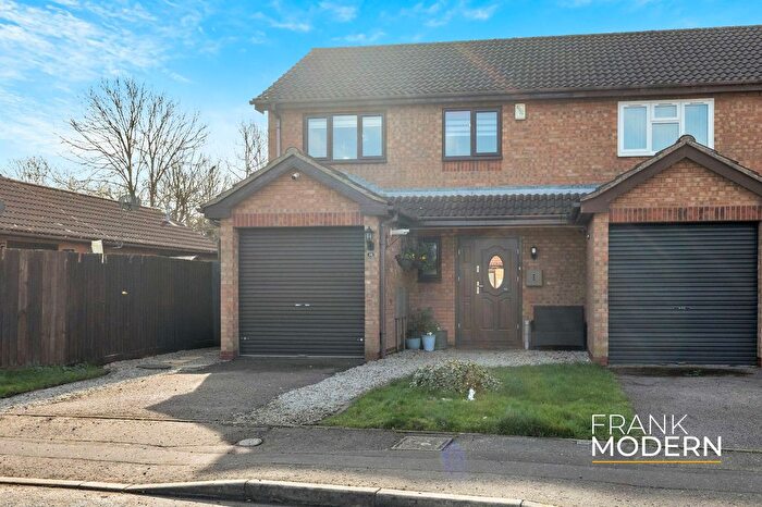 3 Bedroom Semi-Detached House For Sale In Nightingale Court, Peterborough, PE4