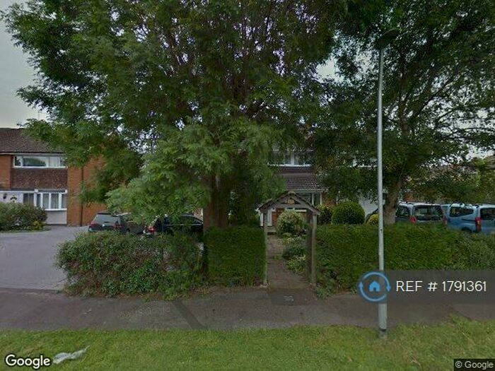 4 Bedroom Semi-Detached House To Rent In Renault Road, Reading, RG5