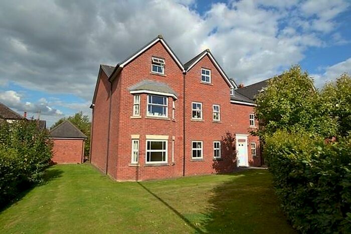 2 Bedroom Flat To Rent In Salisbury, SP2