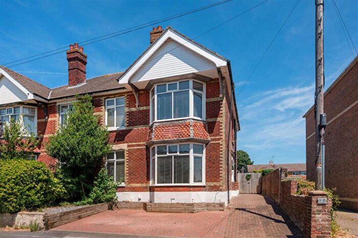 4 Bedroom Semi-Detached House For Sale In West Street, Havant, PO9