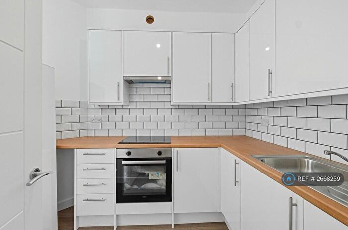 2 Bedroom Flat To Rent In Seven Sisters Road, London, N15
