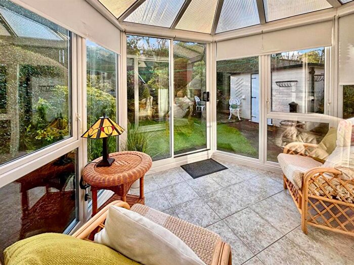 2 Bedroom Semi-Detached House For Sale In Whincover Road, Wortley, Leeds, LS12