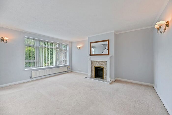 2 Bedroom Maisonette To Rent In Park Road, Banstead, SM7