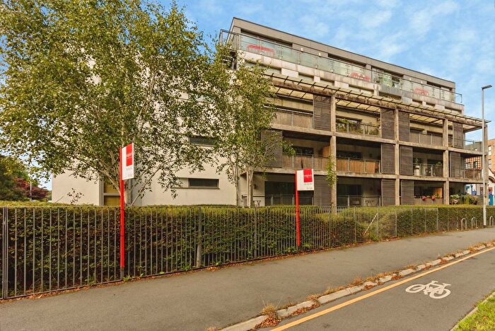2 Bedroom Flat For Sale In Barlow Moor Road, Chorlton, Manchester, M21