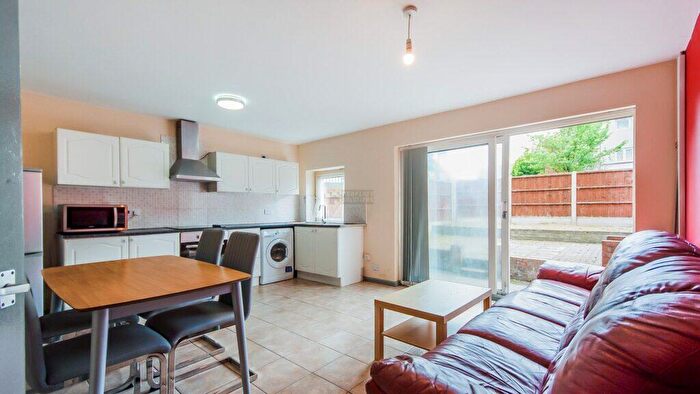 4 Bedroom Maisonette To Rent In Kelsey Close, Birmingham, B7