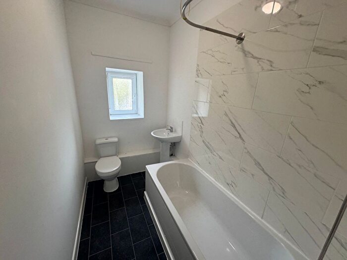1 Bedroom Flat To Rent In Office Street, Tai Cwm Office Street, CF39