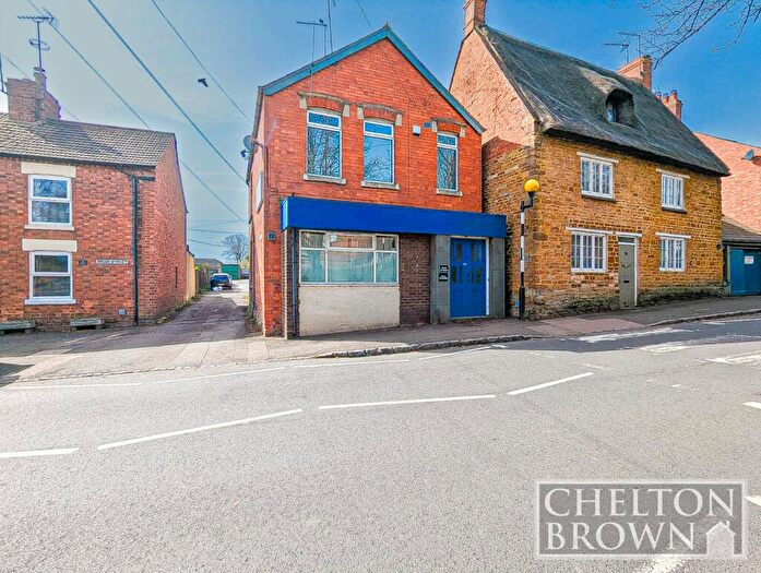 2 Bedroom Apartment To Rent In The Square, Earls Barton, Northampton, NN6