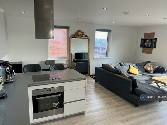 2 Bedroom Flat To Rent In Queens Road, Peckham, SE15