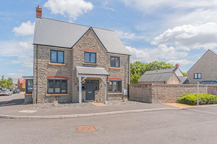4 Bedroom Semi-Detached House For Sale In Cowslip Way, Charfield, GL12