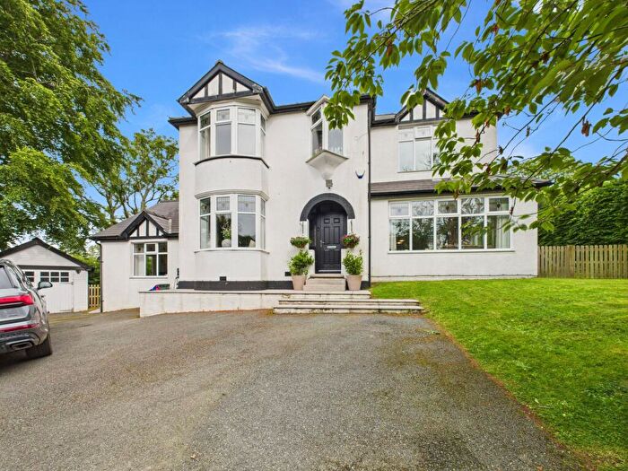 4 Bedroom Detached House For Sale In Uzmaston Road, Haverfordwest, SA61