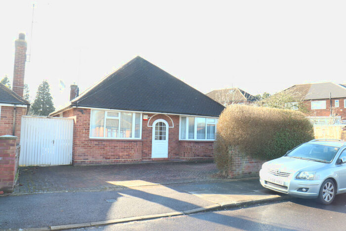 3 Bedroom Bungalow To Rent In Luton, LU4