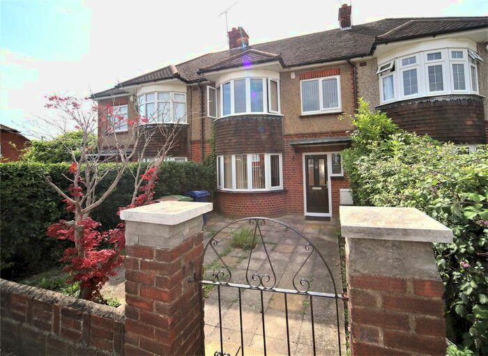3 Bedroom Terraced House To Rent In Kenwood Road, Corringham, Essex, SS17