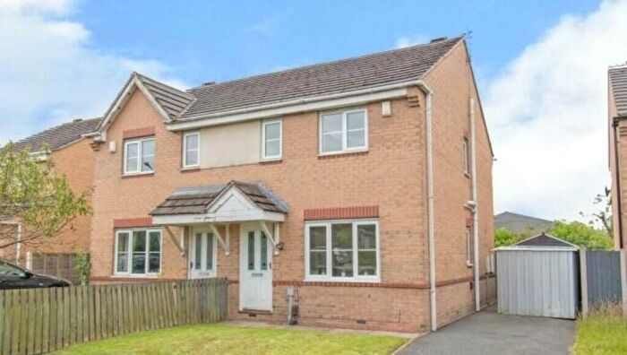 3 Bedroom Semi-Detached House To Rent In Hopefield Way, Bradford, BD5