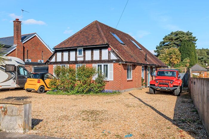 3 Bedroom Chalet For Sale In Burnham Drive, Queens Park, BH8