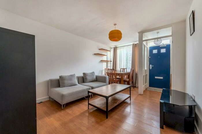 1 Bedroom Flat To Rent In Lucey Way, Bermondsey, London, SE16