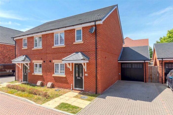 3 Bedroom Semi-Detached House To Rent In Skylark Mews, Farnborough, Hampshire, GU14