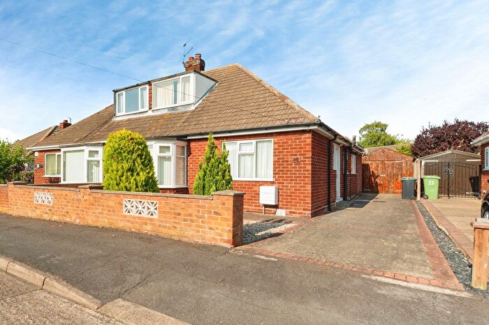 3 Bedroom Semi-Detached Bungalow For Sale In Toll Bar Avenue, New Waltham, DN36