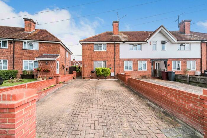 2 Bedroom End Of Terrace House To Rent In Brixham Road, RG2