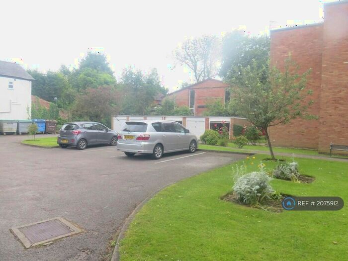 3 Bedroom Flat To Rent In Regent Court, Salford, M7
