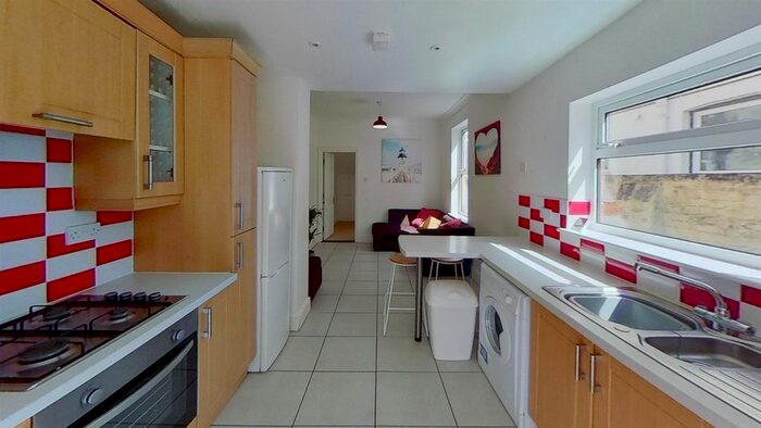 5 Bedroom Terraced House To Rent In Hudson Road, Southsea, Portsmouth, PO5