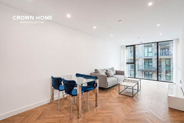 2 Bedroom Apartment To Rent In Merino Gardens, London Dock, Wapping, E1W