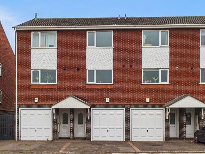3 Bedroom Terraced House For Sale In Gedling Road, Arnold, Nottingham, NG5
