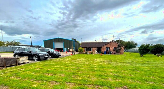 3 Bedroom Detached Bungalow For Sale In Lennerton Lane, LS25