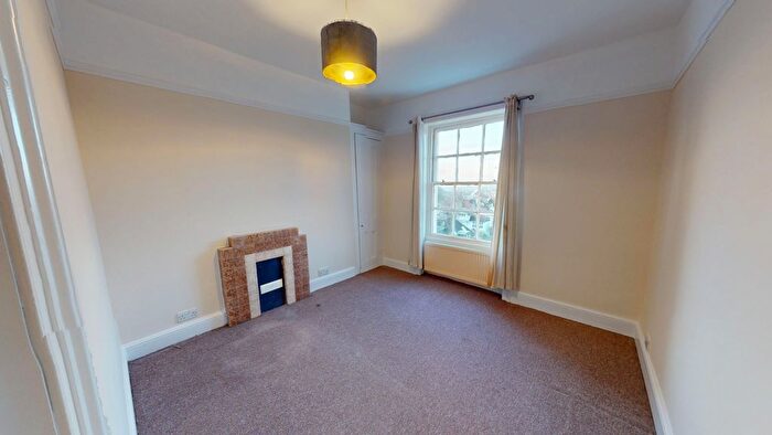 2 Bedroom Flat To Rent In Vernon Terrace, Brighton, BN1