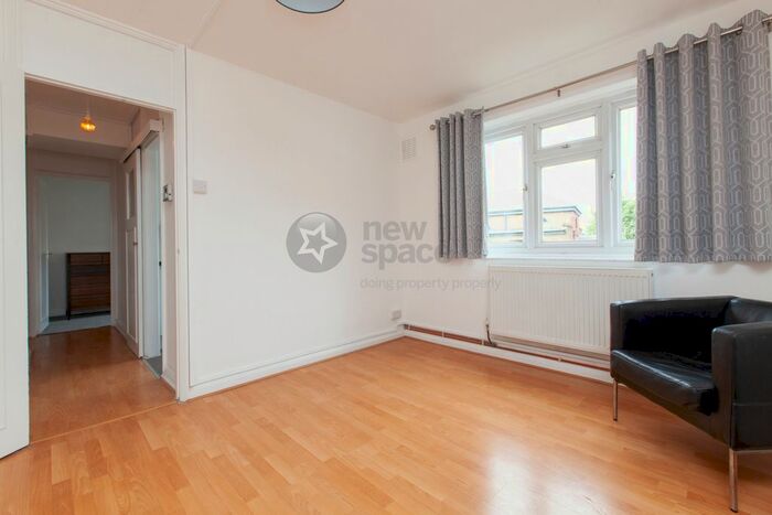2 Bedroom Flat To Rent In Shiraj Tower, Commercial Road, London, E1